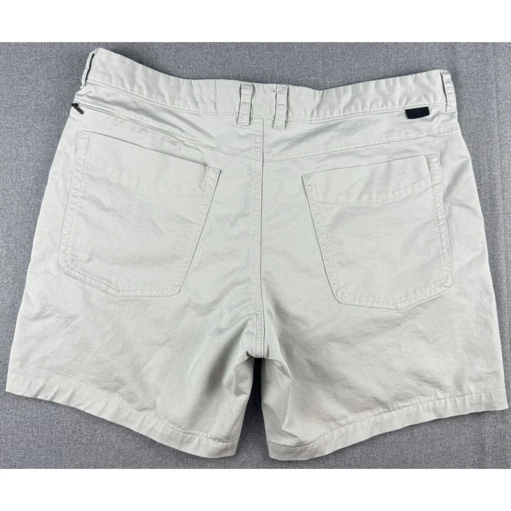The North Face Men's Light Gray Shorts Size 36 Stretch Outdoor Hiking Casual